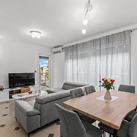Apartament Lux