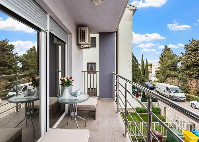 아파트 Lux 풀라