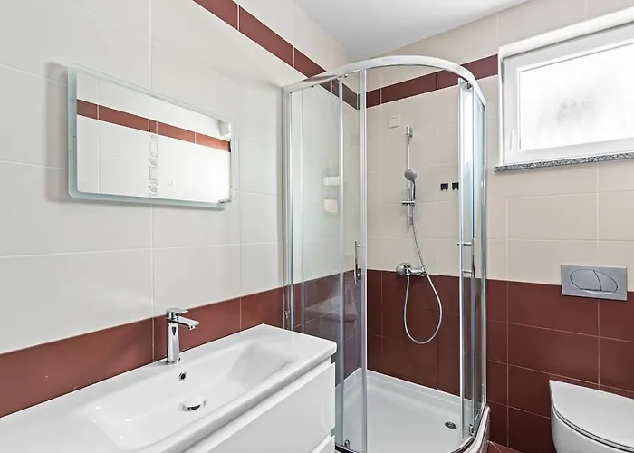 Lux 아파트 풀라