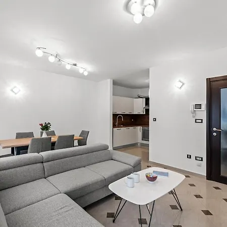 Apartment Lux Pula